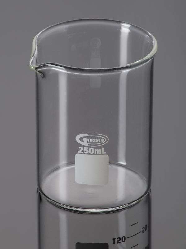 Beakers, Low Form, With Spout Q230.235.01