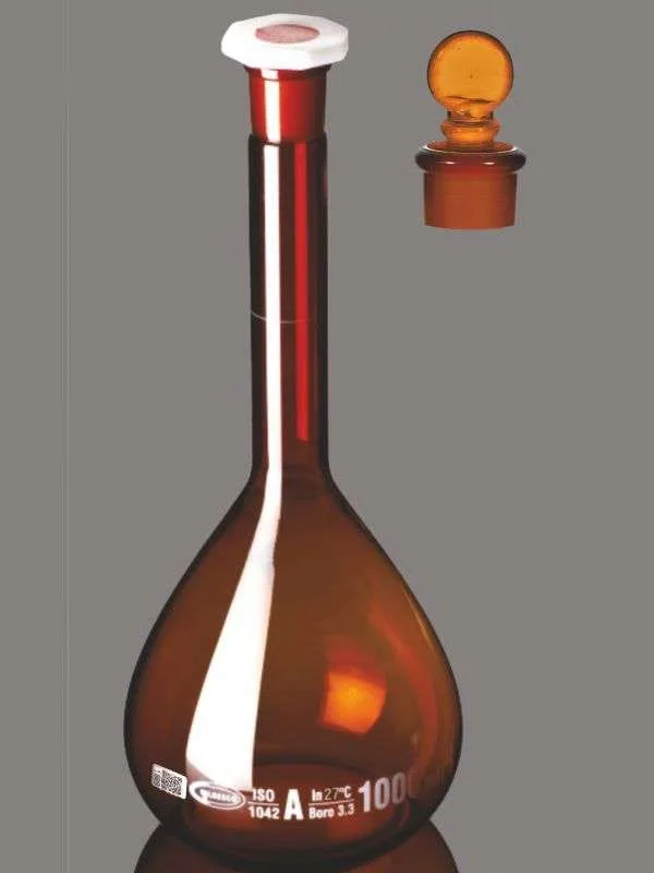 Flask, Volumetric, Amber, Class A, QR Coded with Penny Head glass & PE Stopper, Calibrated at 27°C QR.130.576.01A